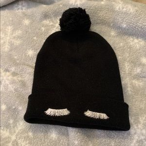 🚫SOLD🚫 Eyelashes Beanie